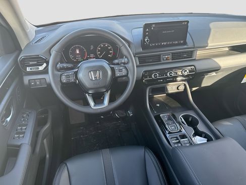 New 2025 Honda Pilot EX-L image 17
