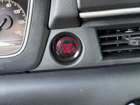 Certified 2025 Honda Pilot EX-L image 30