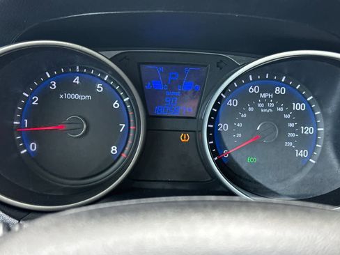 Used 2012 Hyundai Tucson FWD image 27