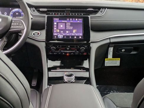 New 2025 Jeep Grand Cherokee Altitude image 26