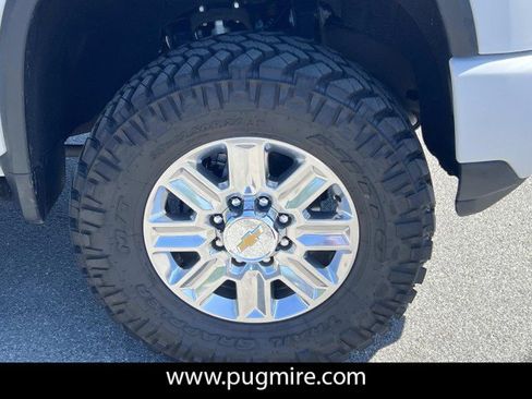 Used 2025 Chevrolet Silverado 2500 High Country w/ High Country Premium Package image 12