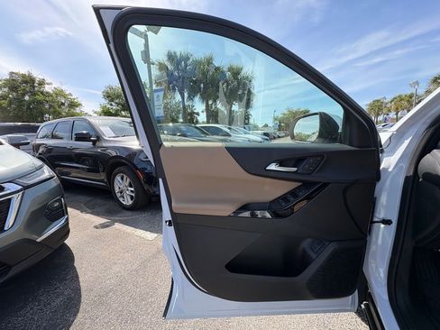 New 2026 Chevrolet Equinox ACTIV w/ Convenience Package III AWD/4WD image 29