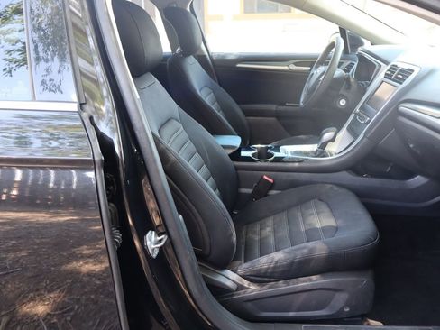 Used 2014 Ford Fusion SE FWD image 22