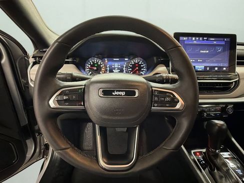 Used 2025 Jeep Compass Limited AWD/4WD image 12