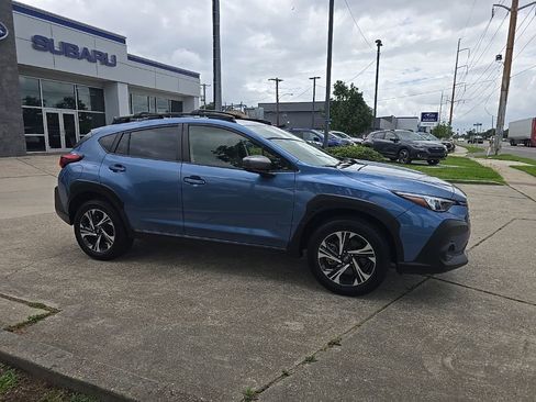 Used 2024 Subaru Crosstrek 2.0i Premium AWD/4WD image 3