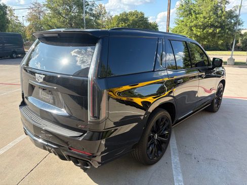 Used 2026 Cadillac Escalade V w/ LPO, ONYX Package AWD/4WD image 4