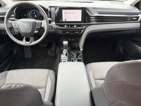 Used 2025 Toyota Camry LE image 12