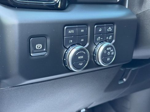 Used 2024 GMC Sierra 2500 AT4 w/ Technology Package image 20