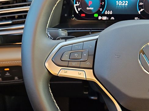 New 2026 Volkswagen Atlas Cross Sport SE image 18