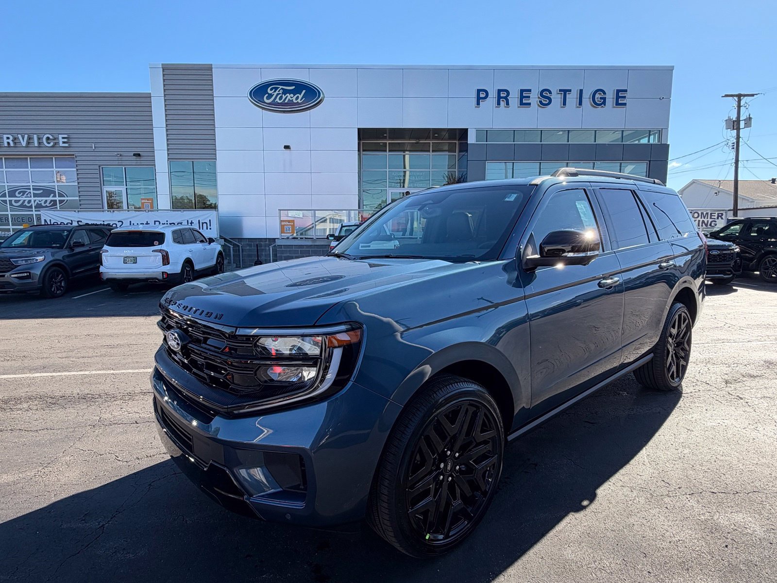 New 2027 Ford Expedition Platinum w/ Stealth Performance Package AWD/4WD image 1