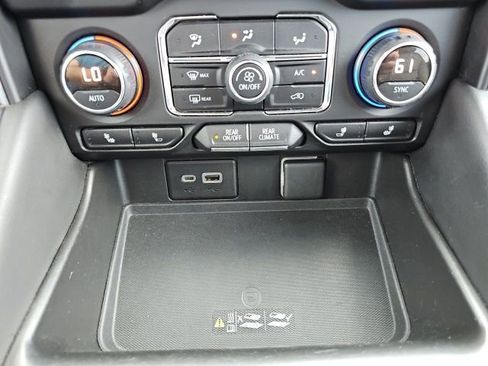 Used 2021 Chevrolet Tahoe LT image 21