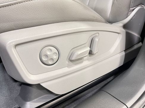 Used 2020 Audi Q5 2.0T Premium Plus w/ Premium Plus Package image 17