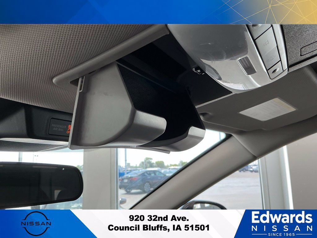 Used 2021 Nissan Rogue SV AWD/4WD image 27