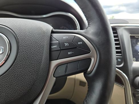 Used 2018 Jeep Grand Cherokee Limited AWD/4WD image 32