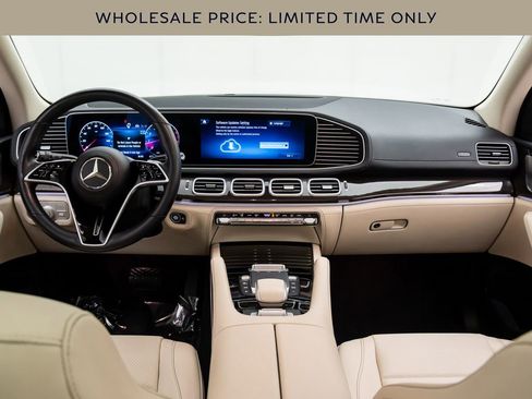 Used 2024 Mercedes-Benz GLS 450 4MATIC image 9