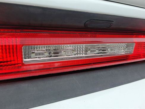 Used 2011 Dodge Challenger SE image 11