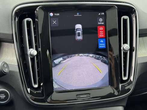 Certified 2023 Volvo XC40 B5 Plus w/ Protection Package AWD/4WD image 27