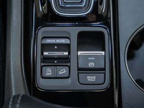 Used 2024 Honda Pilot EX-L image 32