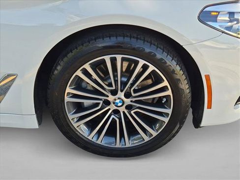Used 2019 BMW 530i RWD image 25