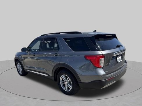 Used 2023 Ford Explorer XLT w/ Equipment Group 202A RWD image 3