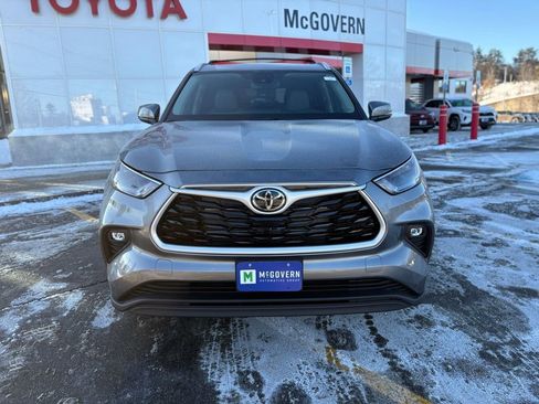 New 2026 Toyota Highlander XLE image 12