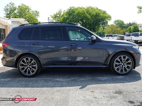 Used 2022 BMW X7 M50i AWD/4WD image 8