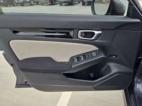 Used 2023 Honda Civic EX image 13