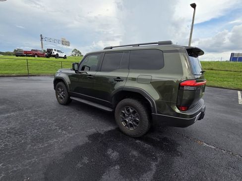 Used 2024 Lexus GX 550 AWD/4WD image 7