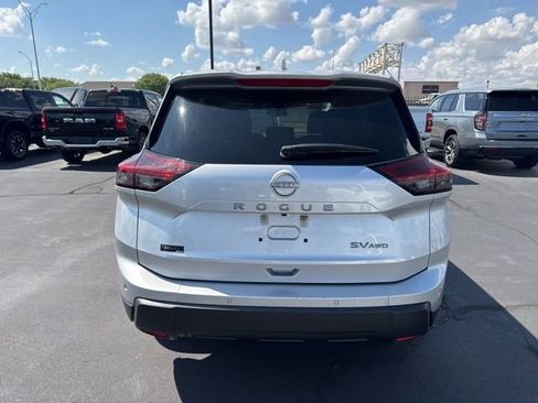 Used 2024 Nissan Rogue SV AWD/4WD image 4