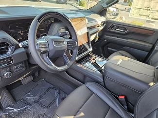New 2026 GMC Yukon Denali w/ Denali Reserve Package AWD/4WD video 3