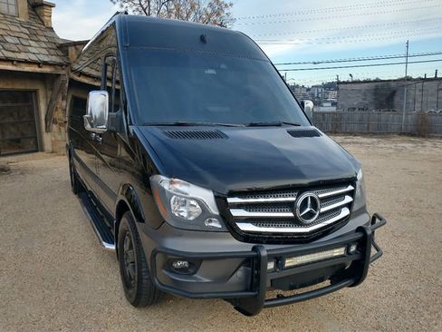Used 2014 Mercedes-Benz Sprinter 2500 image 3