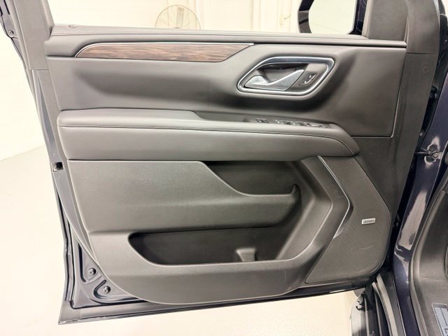 Used 2022 Chevrolet Tahoe LT w/ Luxury Package AWD/4WD image 19