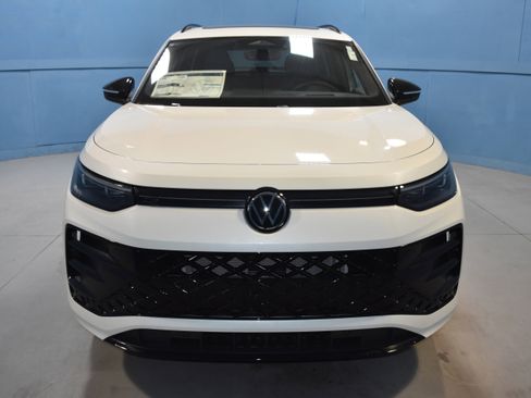 New 2026 Volkswagen Tiguan SE R-Line image 19