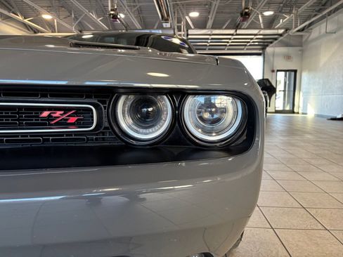 Used 2017 Dodge Challenger R/T image 26