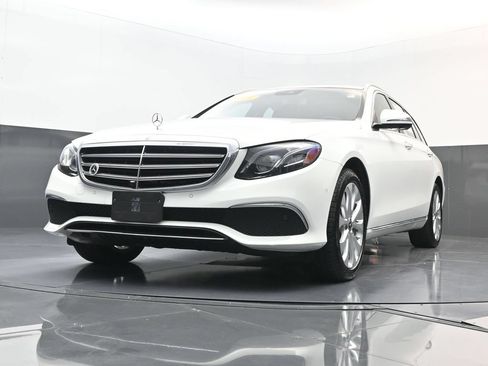 Used 2019 Mercedes-Benz E 450 4MATIC Wagon image 31