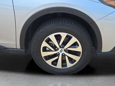Used 2021 Subaru Outback Premium image 4