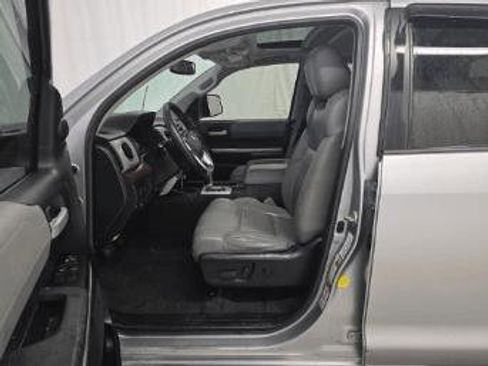 Used 2015 Toyota Tundra Limited w/ Limited Premium Package image 18