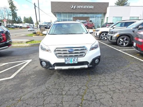Used 2017 Subaru Outback 3.6R Limited image 4