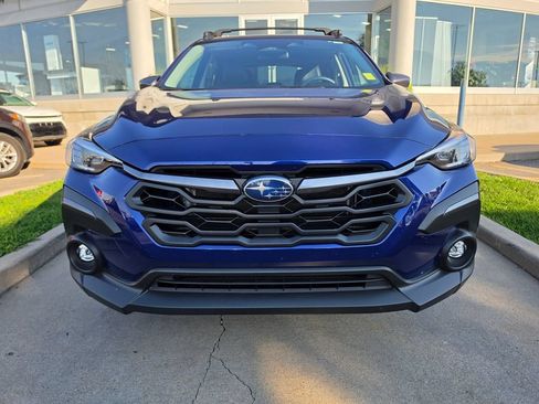 Used 2024 Subaru Crosstrek 2.5i Limited AWD/4WD image 2