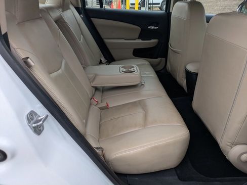 Used 2013 Chrysler 200 Limited FWD image 18