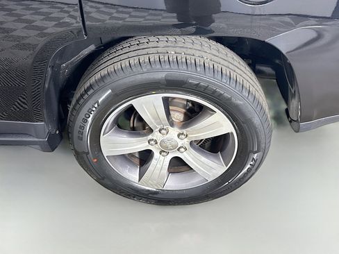 Used 2017 Jeep Compass High Altitude image 35