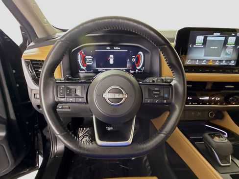 Used 2023 Nissan Rogue Platinum FWD image 13