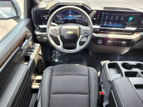 Used 2024 Chevrolet Silverado 1500 LT AWD/4WD image 11