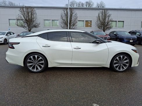 Used 2019 Nissan Maxima Platinum w/ Sport Mat Group FWD image 9