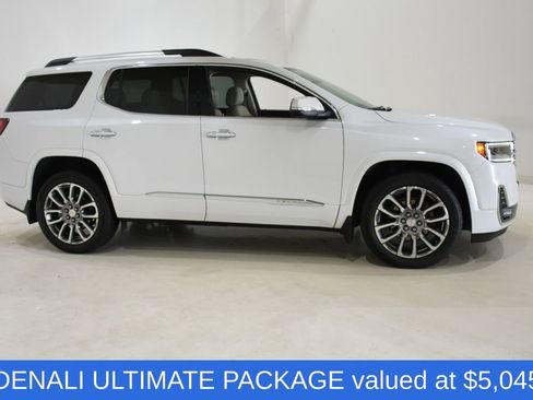Used 2023 GMC Acadia Denali w/ Denali Ultimate Package AWD/4WD image 3