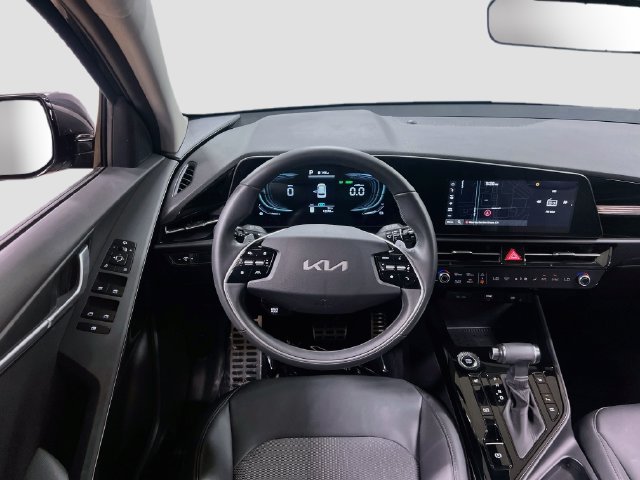 Used 2024 Kia Niro EX Touring FWD image 24