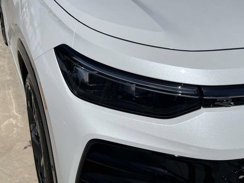 New 2026 Volkswagen Tiguan SE R-Line FWD image 7