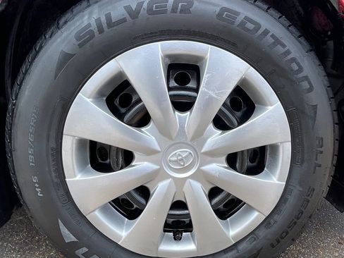 Used 2011 Toyota Corolla LE FWD image 15
