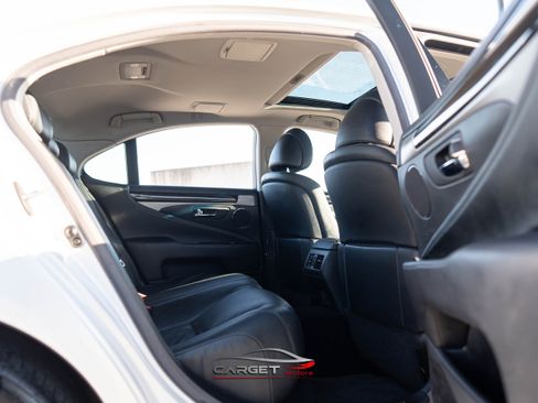 Used 2017 Lexus LS 460 AWD w/ Comfort Package image 18