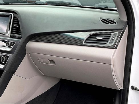 Used 2018 Hyundai Sonata Limited image 25
